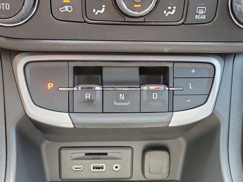 Used 2023 GMC Terrain SLT w/ Tech Package FWD image 29