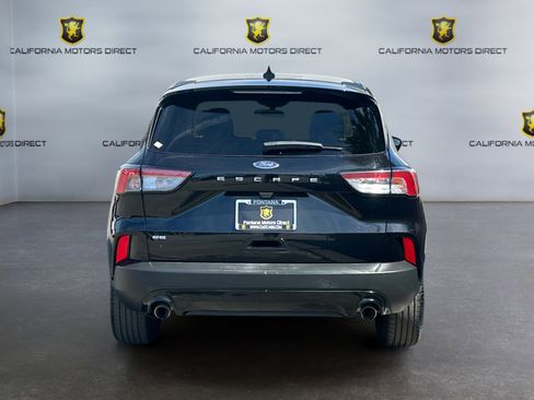 Used 2022 Ford Escape SE w/ SE Sport Appearance Package image 4