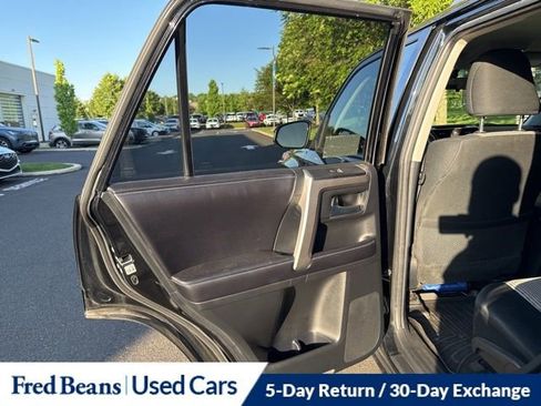 Used 2016 Toyota 4Runner SR5 AWD/4WD image 11