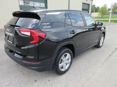 Used 2024 GMC Terrain SLE AWD/4WD image 6