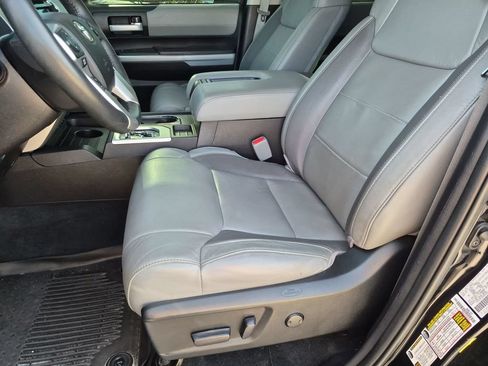 Used 2021 Toyota Tundra Limited w/ Limited Premium Package AWD/4WD image 15