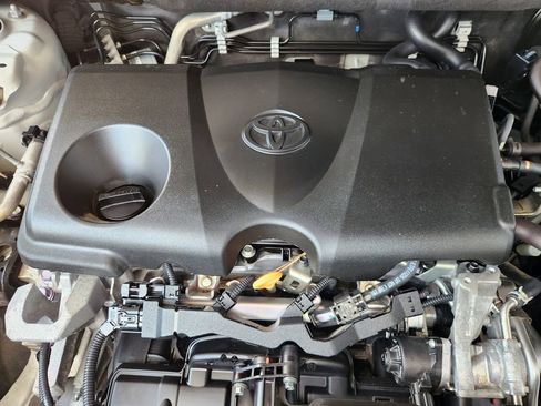 Used 2021 Toyota RAV4 XLE Premium FWD image 32