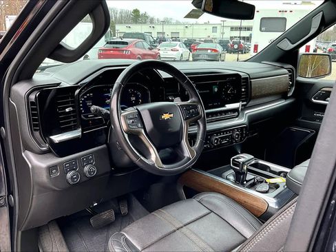 Used 2023 Chevrolet Silverado 1500 High Country w/ Z71 Off-Road Package AWD/4WD image 18