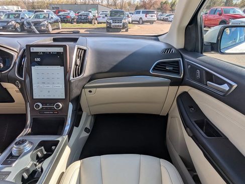 Used 2021 Ford Edge Titanium AWD/4WD image 17