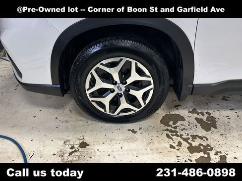 Used 2020 Subaru Forester Premium AWD/4WD image 11