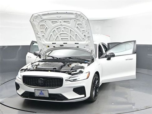 Used 2024 Volvo S60 T8 Ultimate image 54