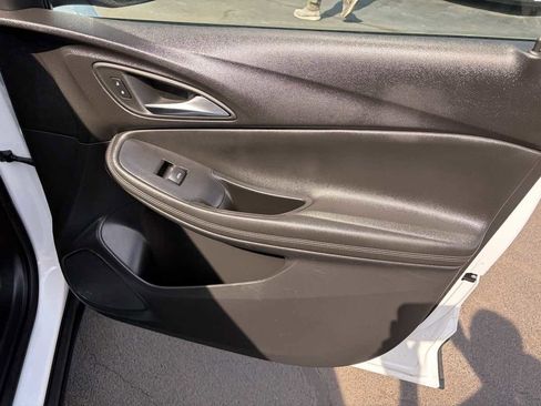 Used 2024 Buick Encore GX Preferred image 32