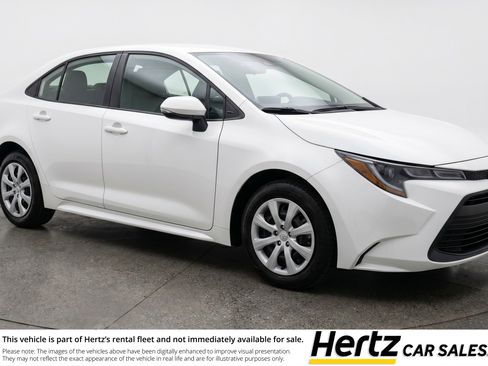 Used 2025 Toyota Corolla LE FWD image 1