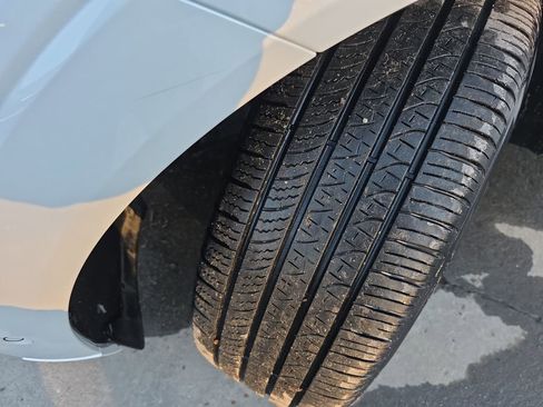 Certified 2025 Volvo XC60 B5 Plus image 43