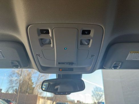 Used 2016 Chevrolet Malibu LT image 17