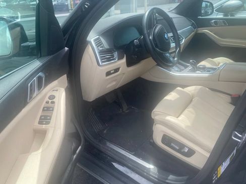 Used 2022 BMW X5 xDrive40i w/ Premium Package AWD/4WD image 8