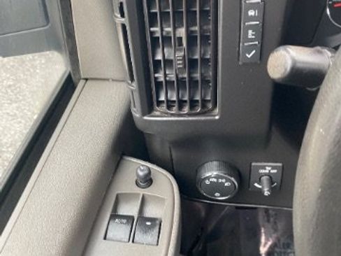 Used 2023 Chevrolet Express 2500 RWD image 17