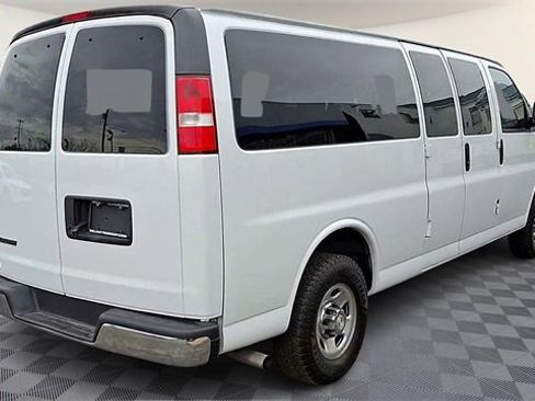 Used 2021 Chevrolet Express 3500 LT w/ LT Preferred Equipment Group image 8