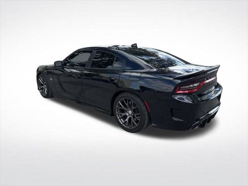 Certified 2019 Dodge Charger Scat Pack image 3