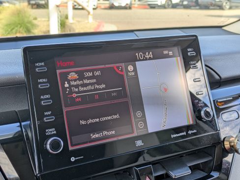 Used 2022 Toyota Camry XLE w/ Navigation Upgrade Package image 22