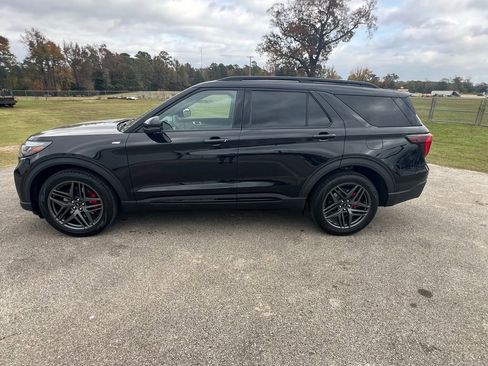New 2026 Ford Explorer ST-Line w/ ST-Line Street Pack image 2