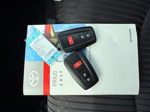 Used 2017 Toyota Prius Three w/ Advanced Technology Package FWD image 37