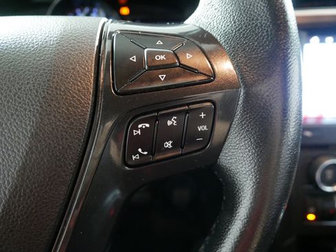 Used 2017 Ford Explorer XLT w/ Equipment Group 202A AWD/4WD image 28