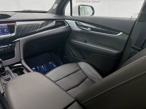 Used 2023 Cadillac XT6 Premium Luxury image 27