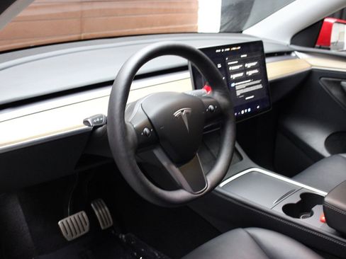 Used 2022 Tesla Model Y Performance image 18
