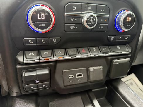 Used 2019 GMC Sierra 1500 Denali w/ Driver Alert Package II AWD/4WD image 31
