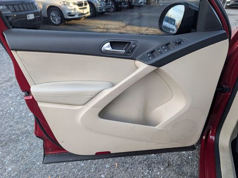 Used 2016 Volkswagen Tiguan S image 24