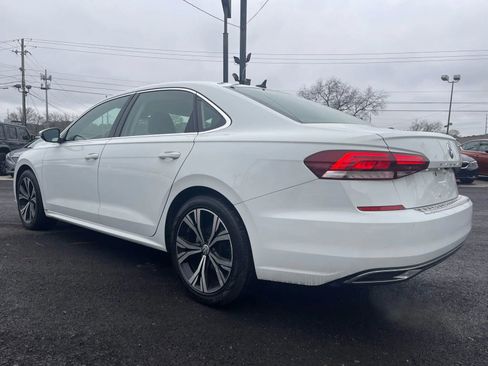 Used 2021 Volkswagen Passat 2.0T SE image 4
