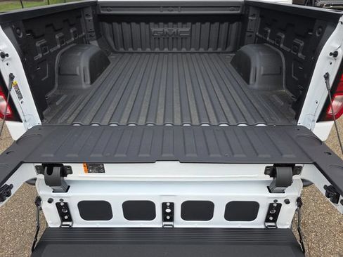 New 2026 GMC Sierra 1500 SLE AWD/4WD image 21