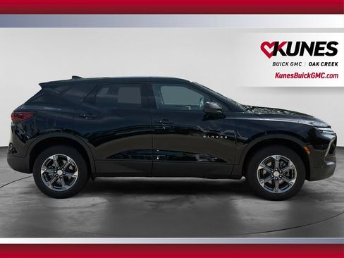 Used 2025 Chevrolet Blazer LT FWD image 12