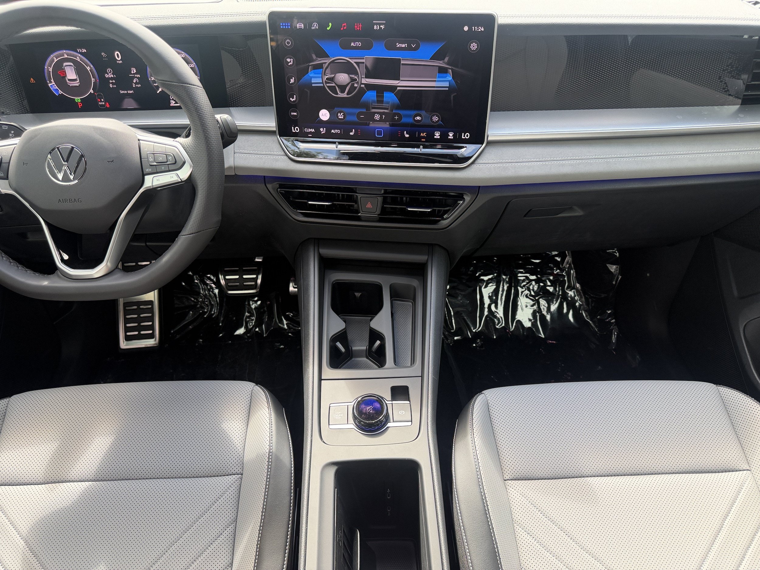 New 2026 Volkswagen Tiguan SE R-Line FWD image 16