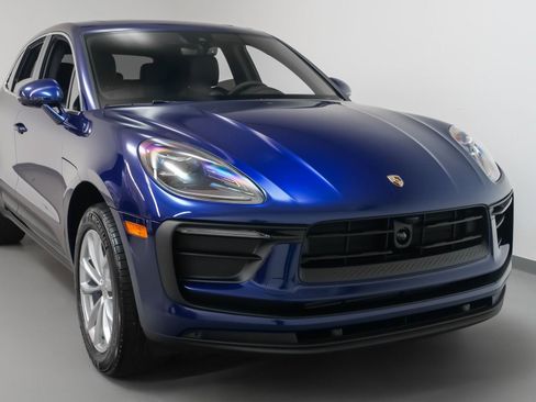 Used 2025 Porsche Macan image 9