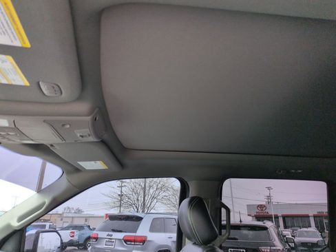 Used 2019 Ford F150 Lariat w/ Equipment Group 502A Luxury image 20