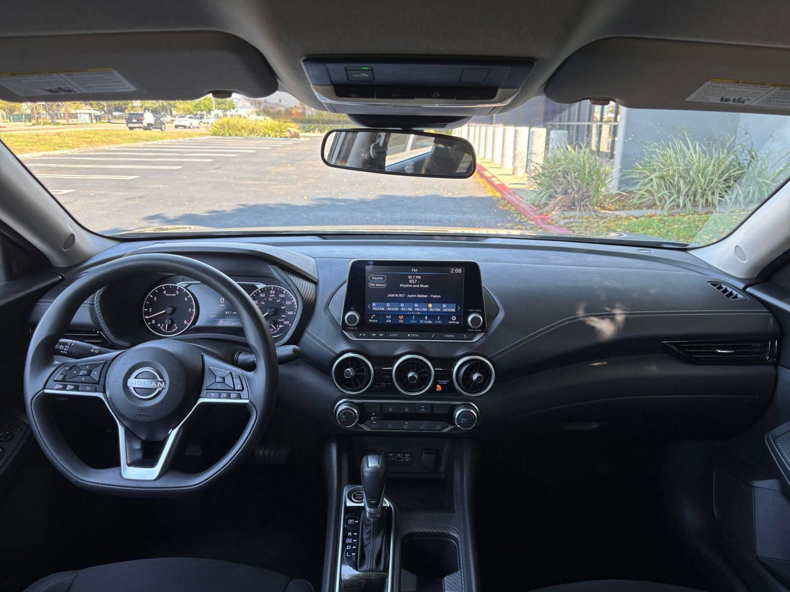 Used 2025 Nissan Sentra SV FWD image 30