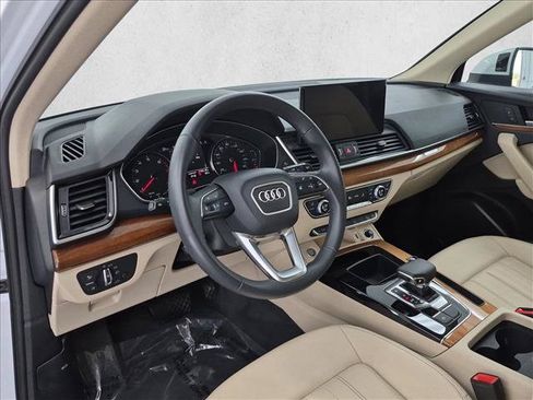 Used 2024 Audi Q5 2.0T Premium w/ Convenience Package AWD/4WD image 10