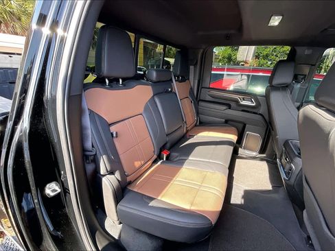 Used 2024 Chevrolet Silverado 3500 High Country w/ High Country Premium Package image 25