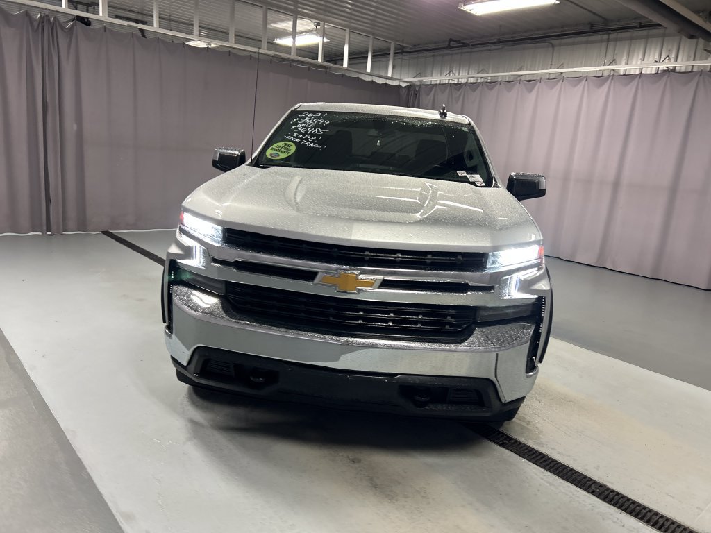 Used 2021 Chevrolet Silverado 1500 LT AWD/4WD image 2