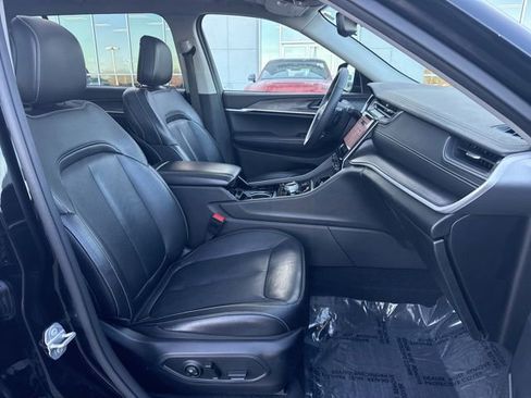 Used 2023 Jeep Grand Cherokee L Limited image 39