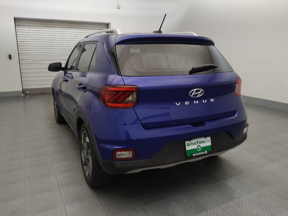 Used 2023 Hyundai Venue SEL FWD image 5