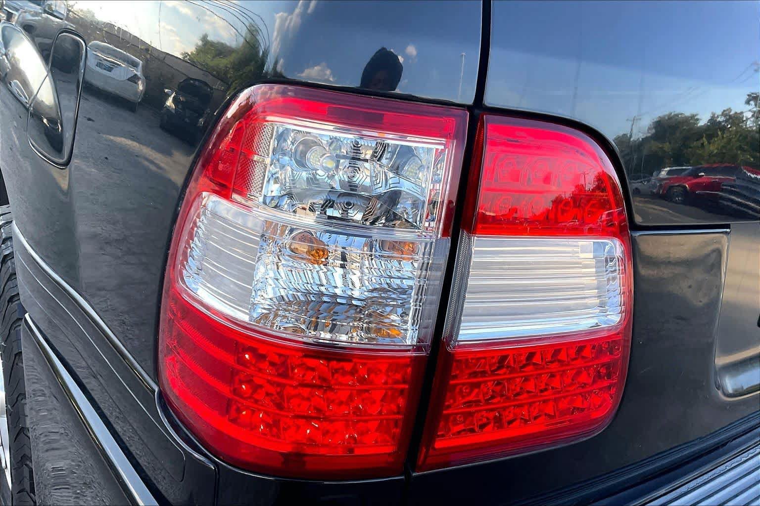 Used 1999 Toyota Land Cruiser w/ Leather Trim Pkg AWD/4WD image 27
