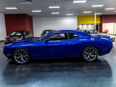 Used 2019 Dodge Challenger R/T RWD image 4