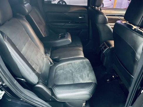 Used 2019 Mitsubishi Outlander LE FWD image 21