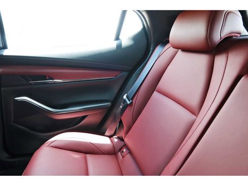 Used 2026 MAZDA MAZDA3 2.5 S Hatchback w/ Premium Pkg FWD image 9