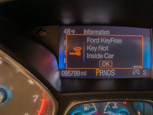 Used 2019 Ford Escape SE image 19
