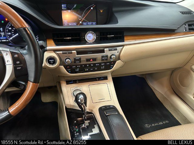 Used 2014 Lexus ES 300h w/ Premium Package w/Bamboo Trim FWD image 23