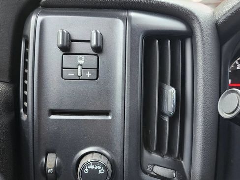Used 2019 Chevrolet Silverado 2500 W/T AWD/4WD image 37