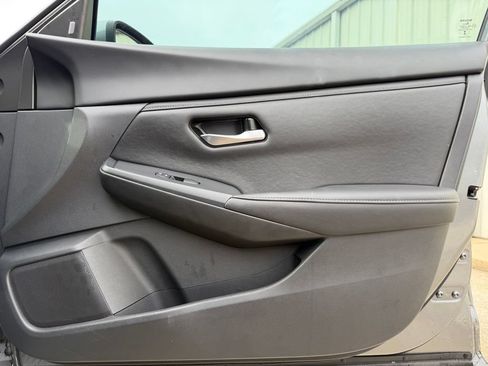 Used 2025 Nissan Sentra SV w/ All-Weather Package FWD image 16