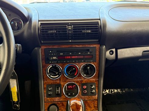 Used 2002 BMW Z3 2.5i RWD image 28