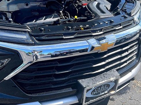 Used 2025 Chevrolet TrailBlazer LT AWD/4WD image 31