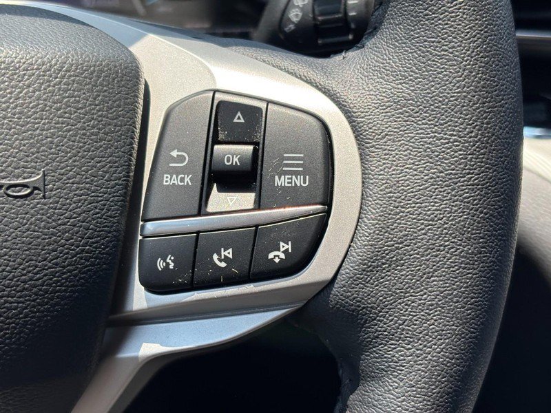 Used 2024 Ford Explorer XLT w/ Equipment Group 202A AWD/4WD image 21