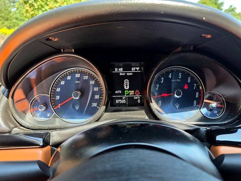 Used 2016 Maserati GranTurismo Sport RWD image 23